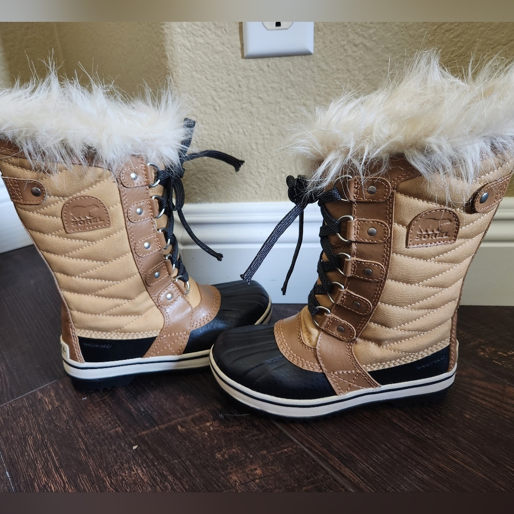 Sorel Joan of Arctic Youth Size 1 Snow Boots